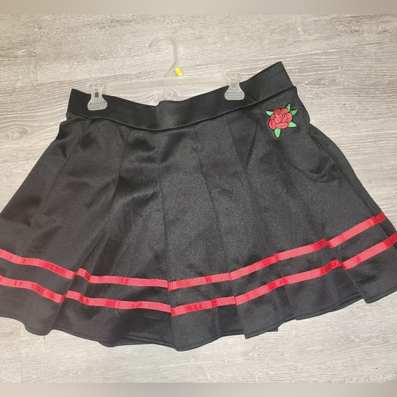 Pleated Rose Icon Skirt, 1X - Picture 4 of 4